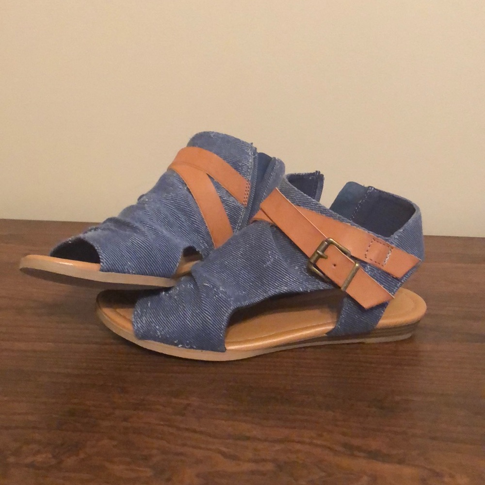 Soda brand sandals
